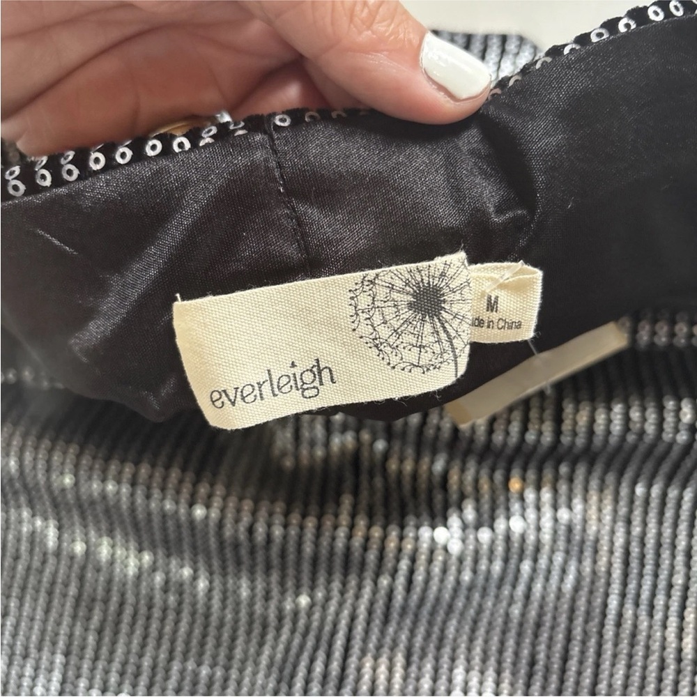 Everleigh Silver Sequin Black Pencil Skirt NWT Women's Medium - Picture 3 of 6